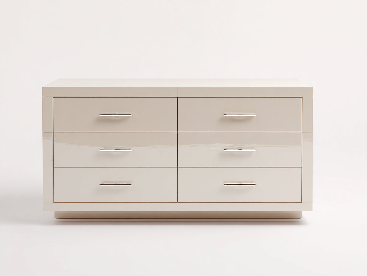 Commode à 6 tiroirs en panneaux de bois 140x45x78 cm - blanc cassé-chrome - finition brillante moderne